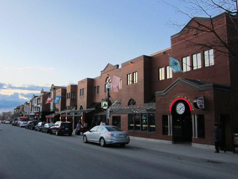 Quebec. Rue Cartier. Calle, street.
