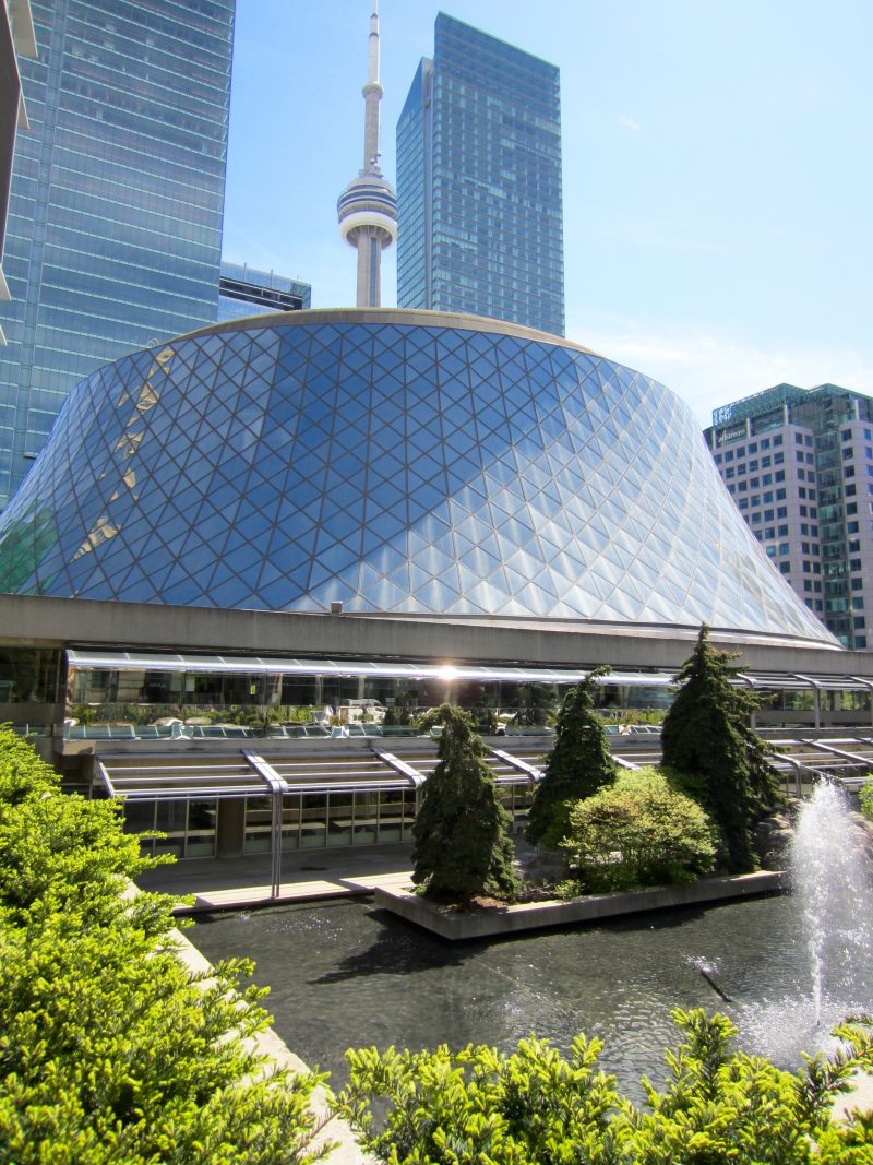 Exterior del Roy Thomson Hall. Symphony Orchestra. Toronto, Canada.