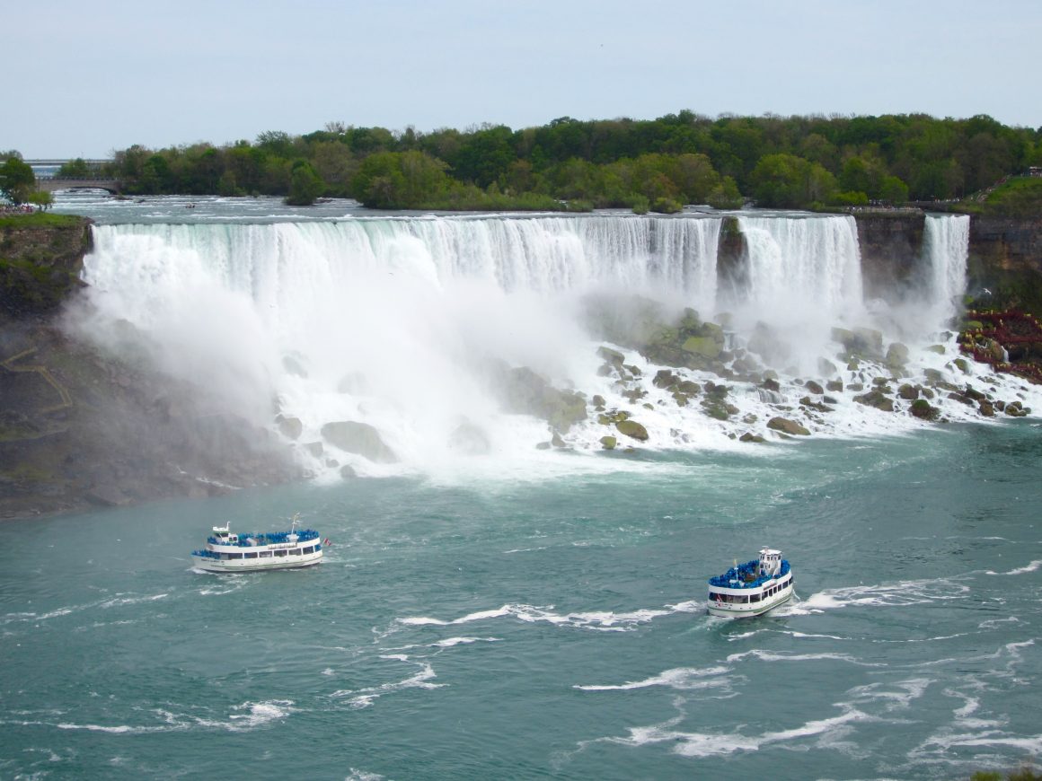 Cataratas Americanas, American Falls. Rio, River. Maid of the Mist. Niagara Falls, Canada.