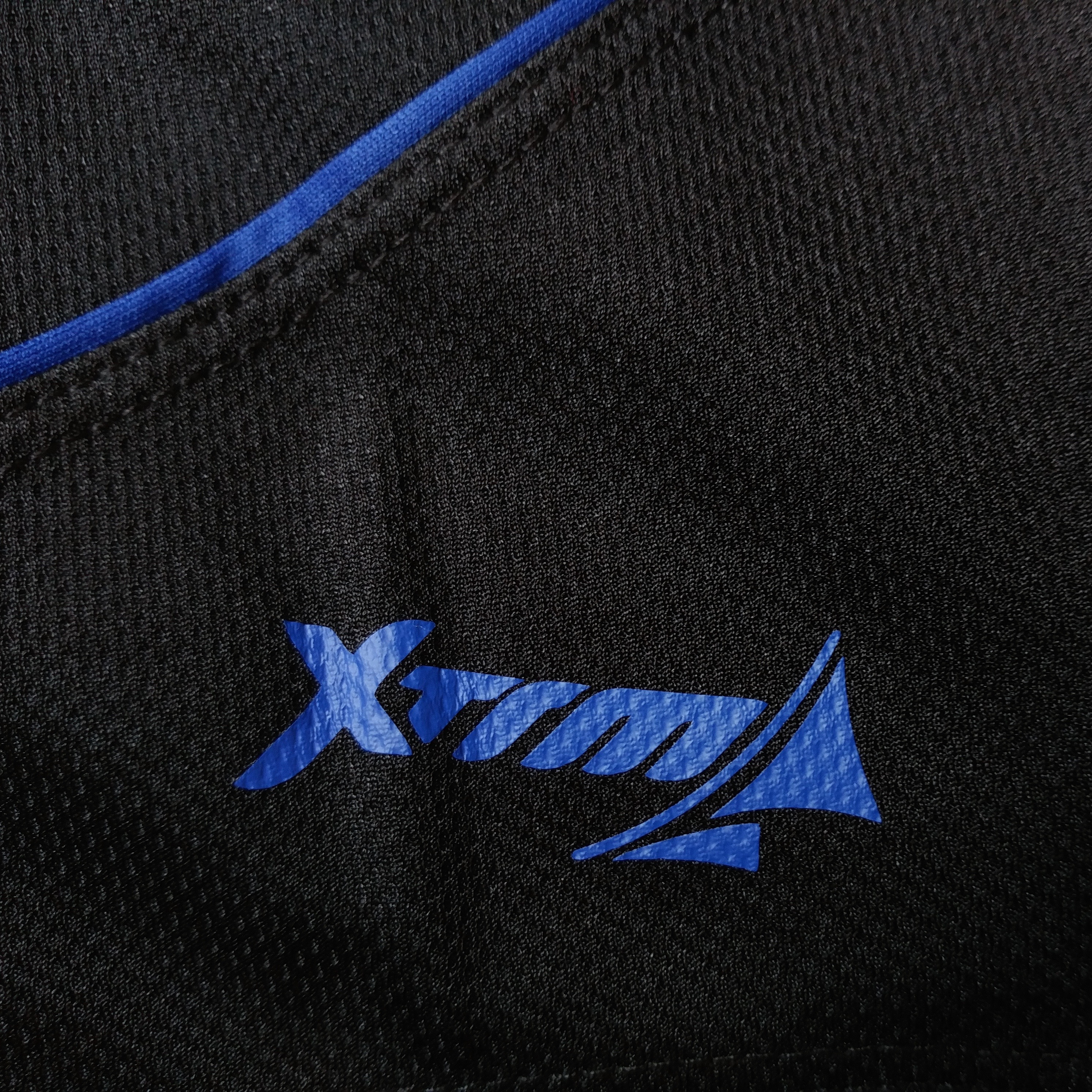 SHORT F50 Holand Negro Azul Rey z Tela 2 Short deportivo hombre. Negro Azul Rey. Ropa deportiva hombre. Tienda para hombres.