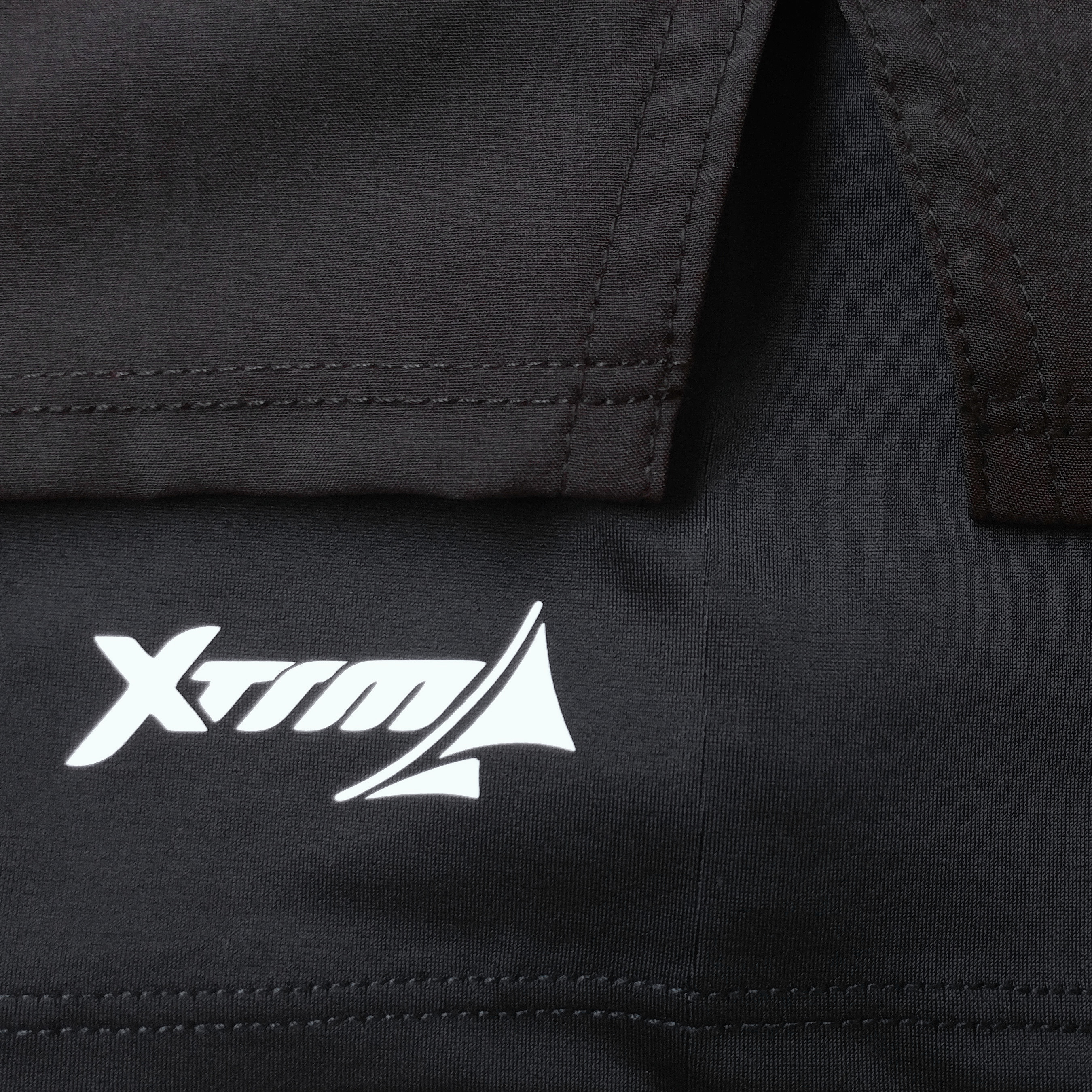 Short deportivo con licra, para hombre. Correr, corredor. Runner shorts. Negro Negro. Ropa deportiva hombre. Tienda.